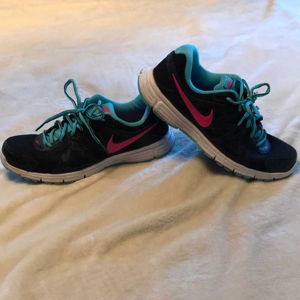Nike Revolution 2